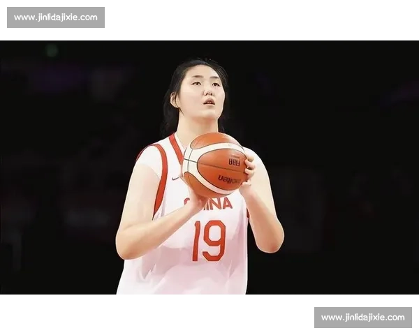 央视直击女篮中日对决：张子宇内线无解，宫鲁鸣战术显神威