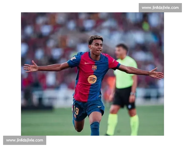 巴萨新星亚马尔恋上 30 岁网红：13 岁年龄差引爆舆论